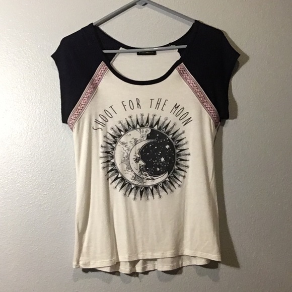 Pretty Moon printed shirt - Picture 1 of 2